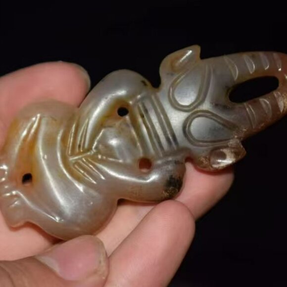 Jade Amulet Pendant - Picture 4 of 7